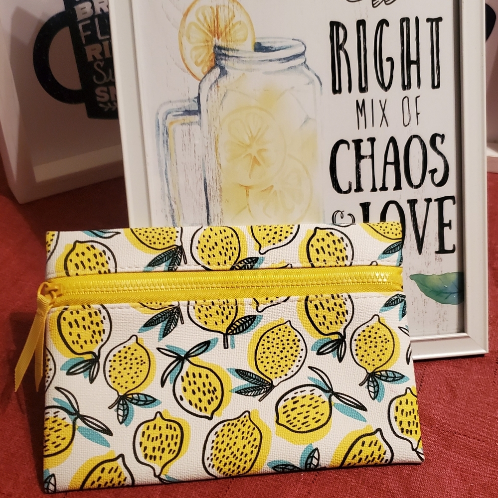Love Lemons Pouch including surprise samples